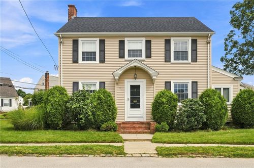 80 Knollwood Ave, Cranston, RI, 02910-4212 | Card Image