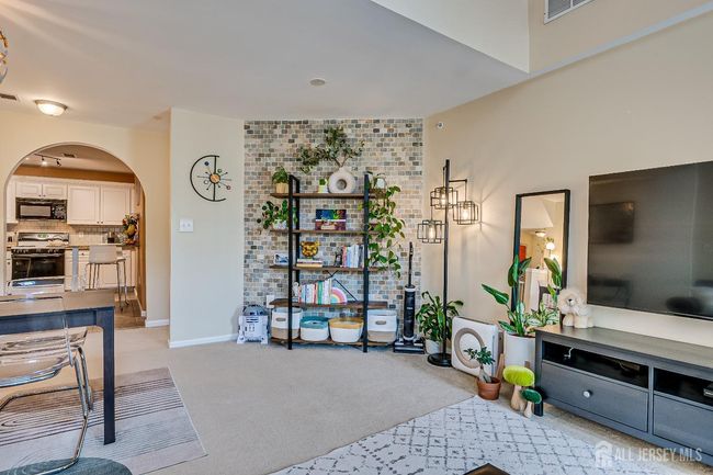 52 Central Square Park, Townhouse with 2 bedrooms, 2 bathrooms and null parking in Metuchen NJ | Image 20