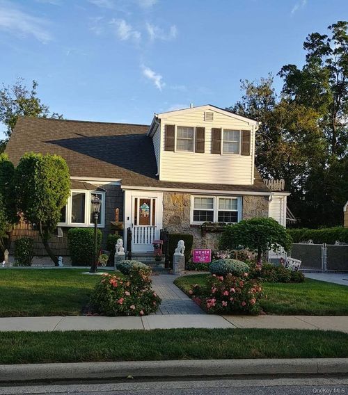 2618 Natta Blvd, Bellmore, NY, 11710-3145 | Card Image