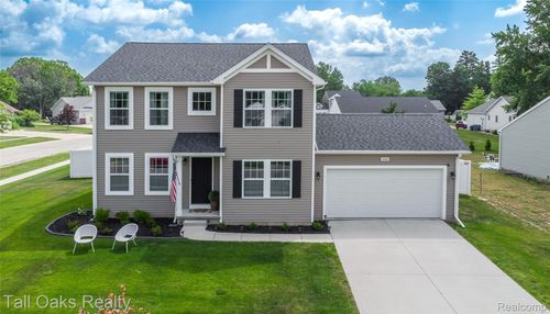 1014 Meadow Dr, Davison, MI, 48423-1034 | Card Image