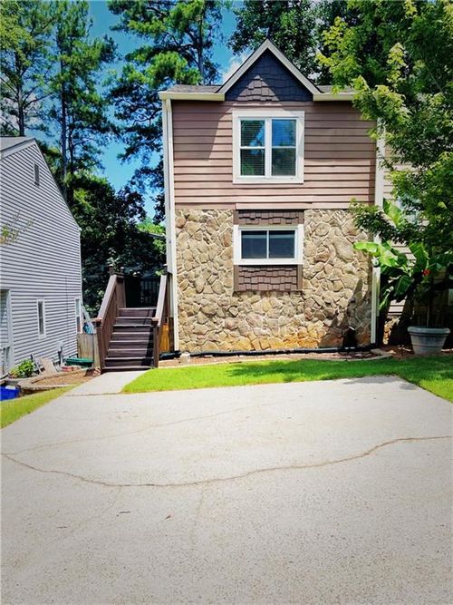 1330 Ridgecrest Ln Se, Smyrna, GA, 30080-2660 | Card Image