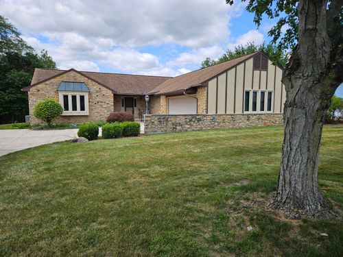 15811 Sunset Boulevard, Wapakoneta, OH, 45895 | Card Image