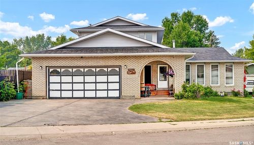 322 Thomas Way, Saskatoon, SK, S7M4M9 | Card Image