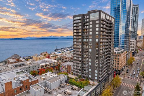 2108-1415 2nd Ave, Seattle, WA, 98101-2072 | Card Image