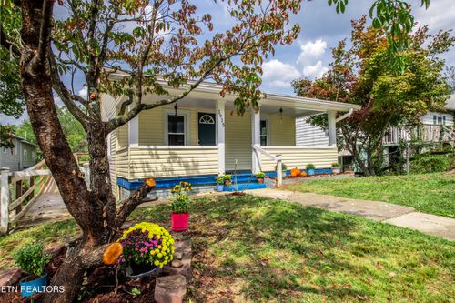 1915 Mccroskey Ave, Knoxville, TN, 37917-4715 | Card Image