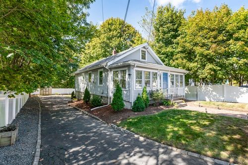 17 Linwood St, Holbrook, MA, 02343-2028 | Card Image