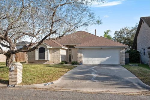 2910 La Costa Ct, Harlingen, TX, 78550-7824 | Card Image