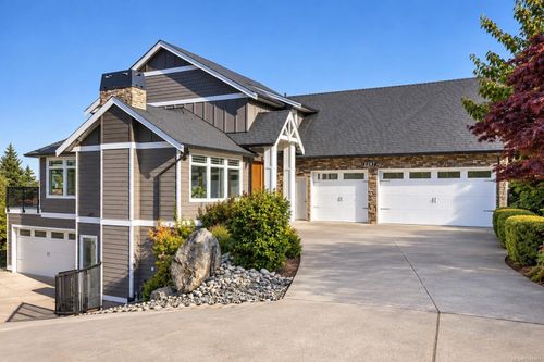 2287 Nicklaus Dr, Victoria, BC, V9B0L2 | Card Image