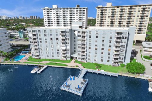 apt-705-430 Golden Isles Dr, Hallandale Beach, FL, 33009-7554 | Card Image