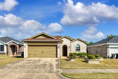 1021 Buffalo Springs Dr, Fort Worth, TX, 76140-5732 | Card Image