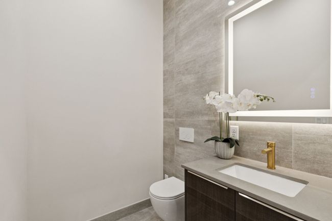 First floor half bath | Image 28