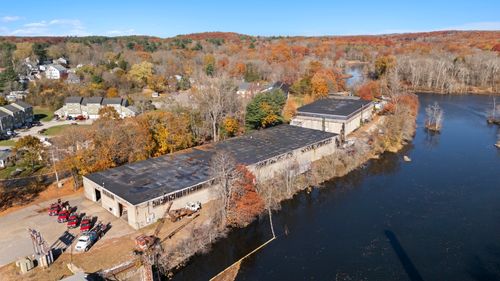 137 Providence St, Putnam, CT, 06260-1529 | Card Image