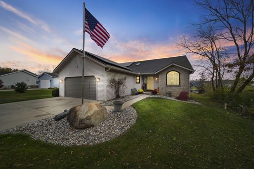 8826 Irish Mist, Onsted, MI, 49265-9304 | Card Image