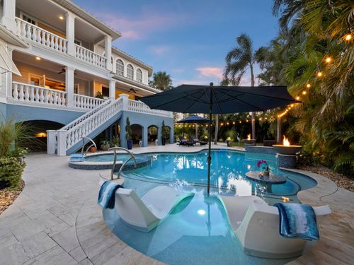 651 Broadway St, LONGBOAT KEY, FL, 34228-1004 | Card Image