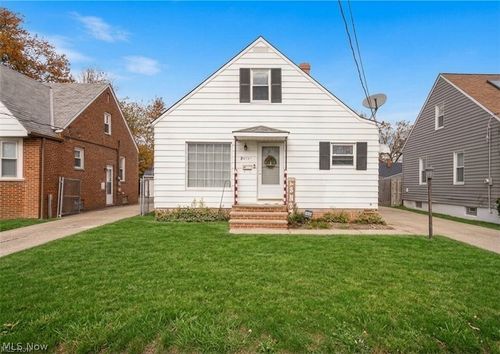25151 Zeman Ave, Euclid, OH, 44132-1806 | Card Image