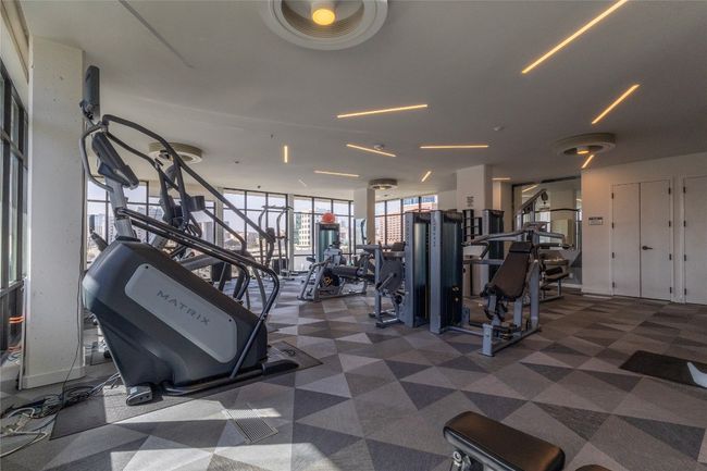 Community gym overlooking downtown Austin | Image 25