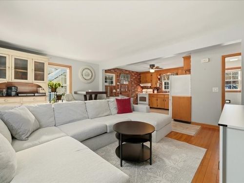 720 Thacher St, Attleboro, MA, 02703-3419 | Card Image