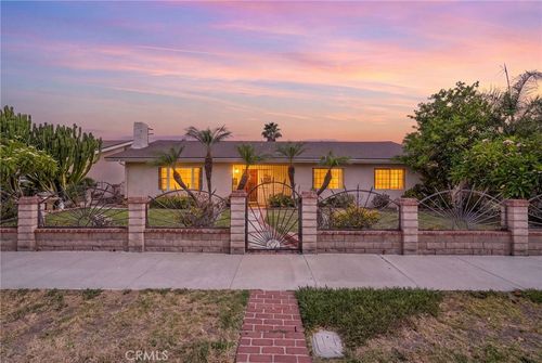 22427 Vanowen St, West Hills, CA, 91307-2642 | Card Image