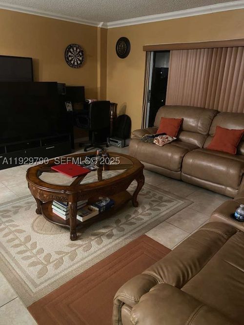 605-4174 Inverrary Dr, Lauderhill, FL, 33319-4573 | Card Image