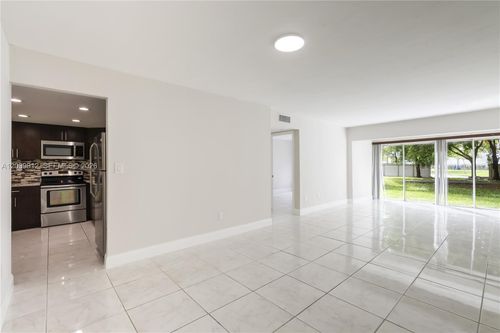 103-9180 Fontainebleau Blvd, Miami, FL, 33172-4382 | Card Image