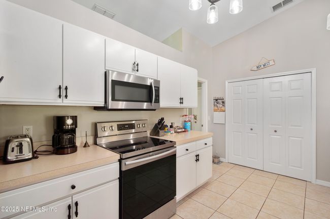 6301 W Highway 326, House other with 3 bedrooms, 2 bathrooms and null parking in Ocala FL | Image 12