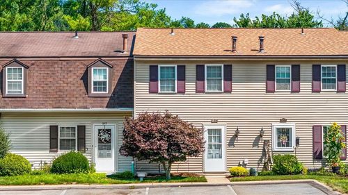651 Newton Sq, Coraopolis, PA, 15108-1050 | Card Image