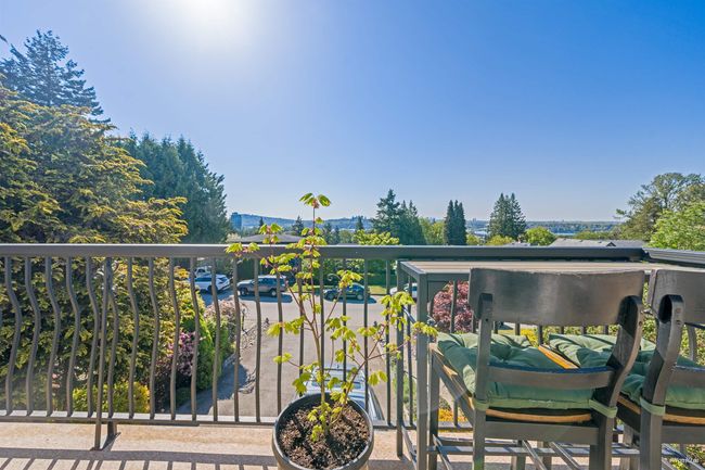 Balcony with a mountain view | Image 27