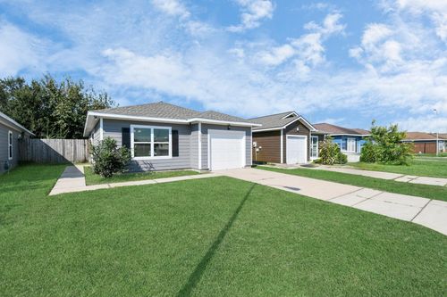 5527 Hamill Ranch Ln, Houston, TX, 77066-3442 | Card Image