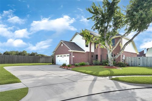 307 Spencer Lndg E, La Porte, TX, 77571-9156 | Card Image