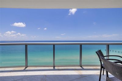 2307 - 17001 Collins Ave, Condo with 2 bedrooms, 3 bathrooms and null parking in Sunny Isles Beach FL | Image 1