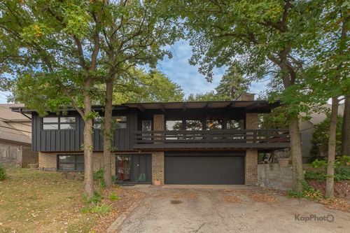 5810 W 97th St, Oak Lawn, IL, 60453-2805 | Card Image