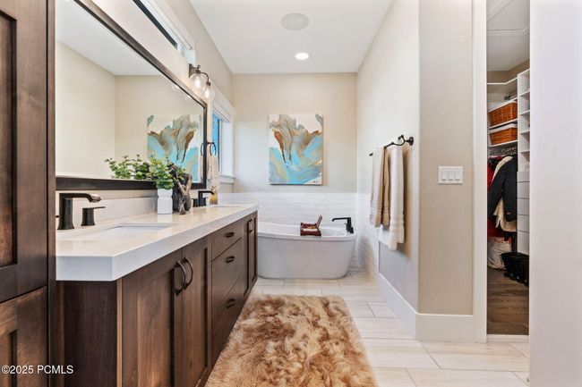 Master bathroom with walk in closet | Image 13