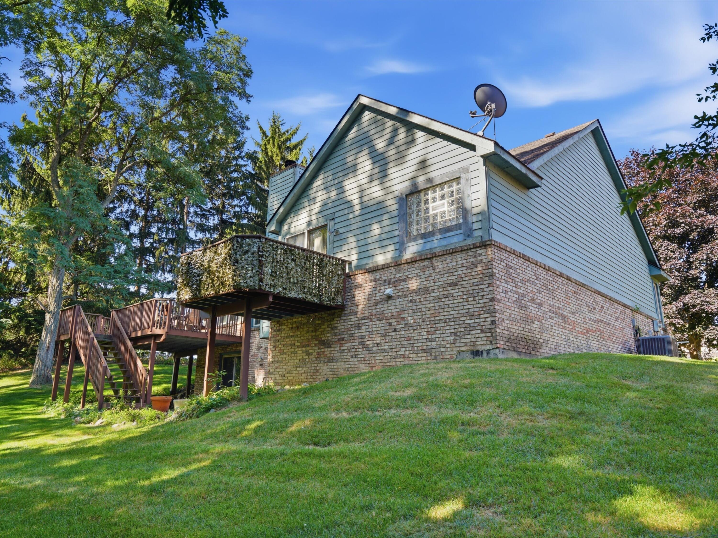 Residential in Commerce Charter Township 4