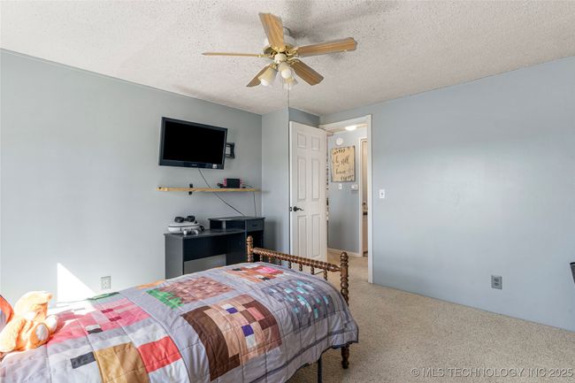 Bedroom with walk in closet | Image 33