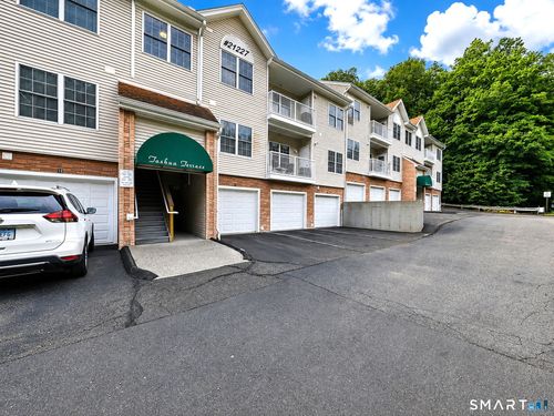 211-21227 Arganese Pl, Trumbull, CT, 06611-6332 | Card Image
