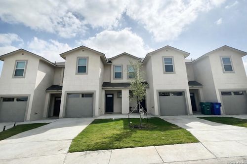 6427 Luglio Ln, San Antonio, TX, 78233-5082 | Card Image