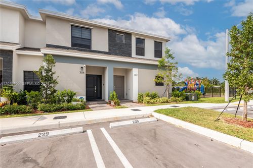 302-302 Ne 1st Dr, Florida City, FL, 33034-2274 | Card Image