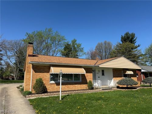 1872 Bremerton Rd, Lyndhurst, OH, 44124-3913 | Card Image