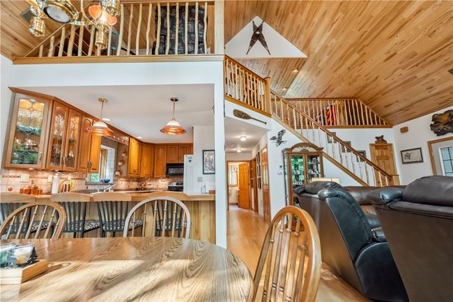 Dining Area | Image 9