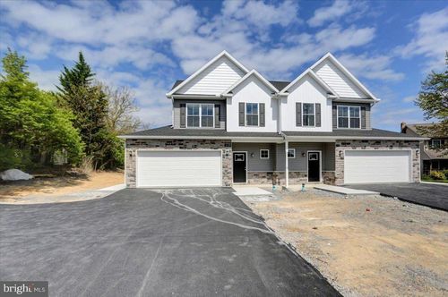 1817 Holly Ln, CHAMBERSBURG, PA, 17202-7544 | Card Image
