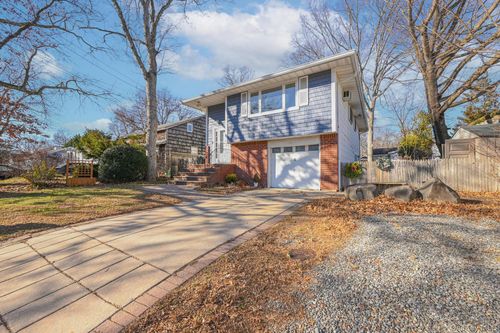 3 Healy St, Huntington, NY, 11743-5323 | Card Image