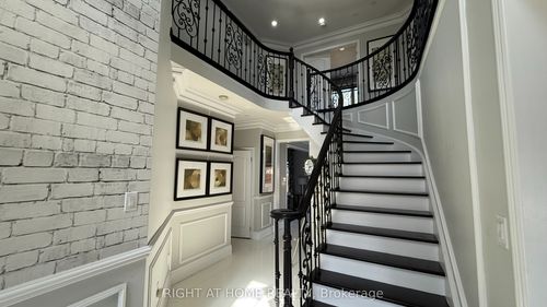 7 Yellow Avens Blvd, Brampton, ON, L6R0K5 | Card Image