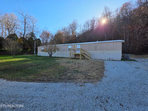 1288 Maiden Ln, Jellico, TN, 37762-3817 | Card Image