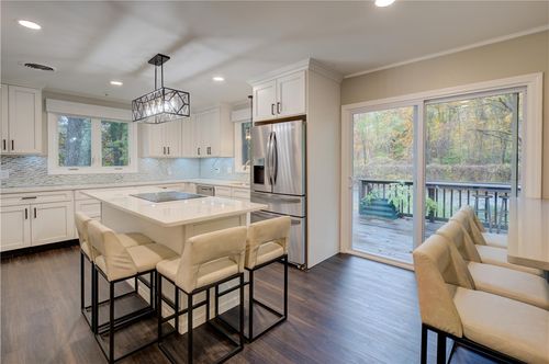 181 Heritage Dr, East Greenwich, RI, 02818-2031 | Card Image