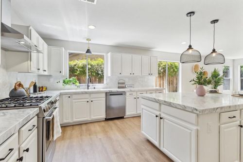 6371 Blackberry Ct, Gilroy, CA, 95020-3424 | Card Image