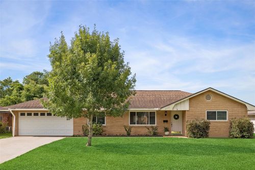 8922 Springview Ln, Houston, TX, 77080-1753 | Card Image
