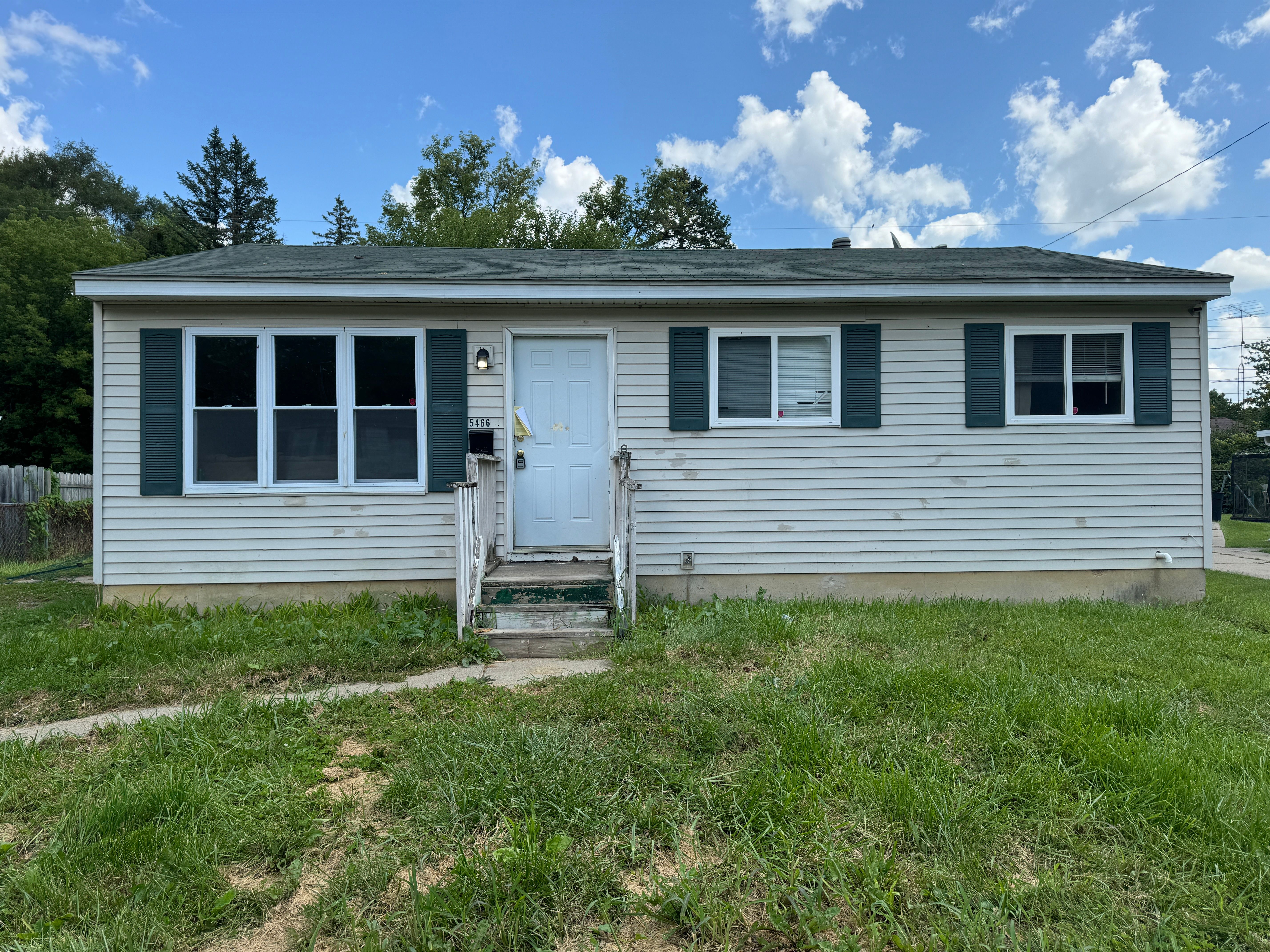 Clubok Dr, Flint, MI 48505