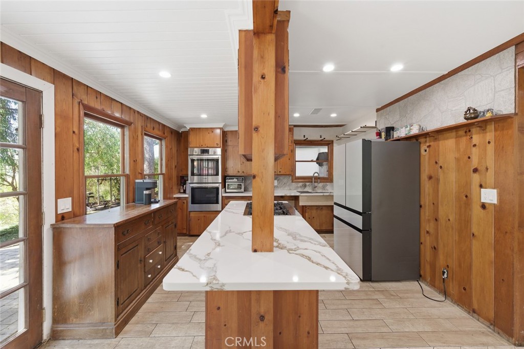 Residential in Sunland 4
