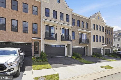 42200 Shining Star Sq, BRAMBLETON, VA, 20148-6505 | Card Image