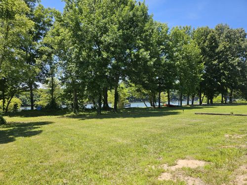 855 Hardin Bottom River Rd, Clifton, TN, 38425-1522 | Card Image